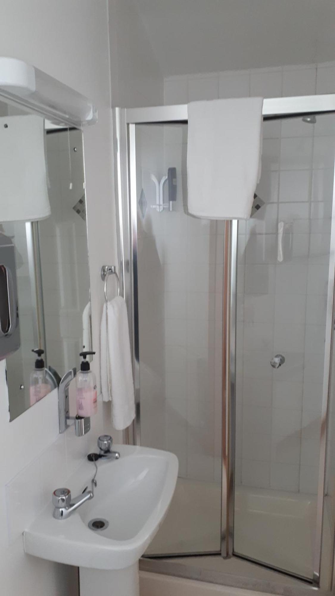 Bay View Guesthouse Γκάλγουεϊ Εξωτερικό φωτογραφία